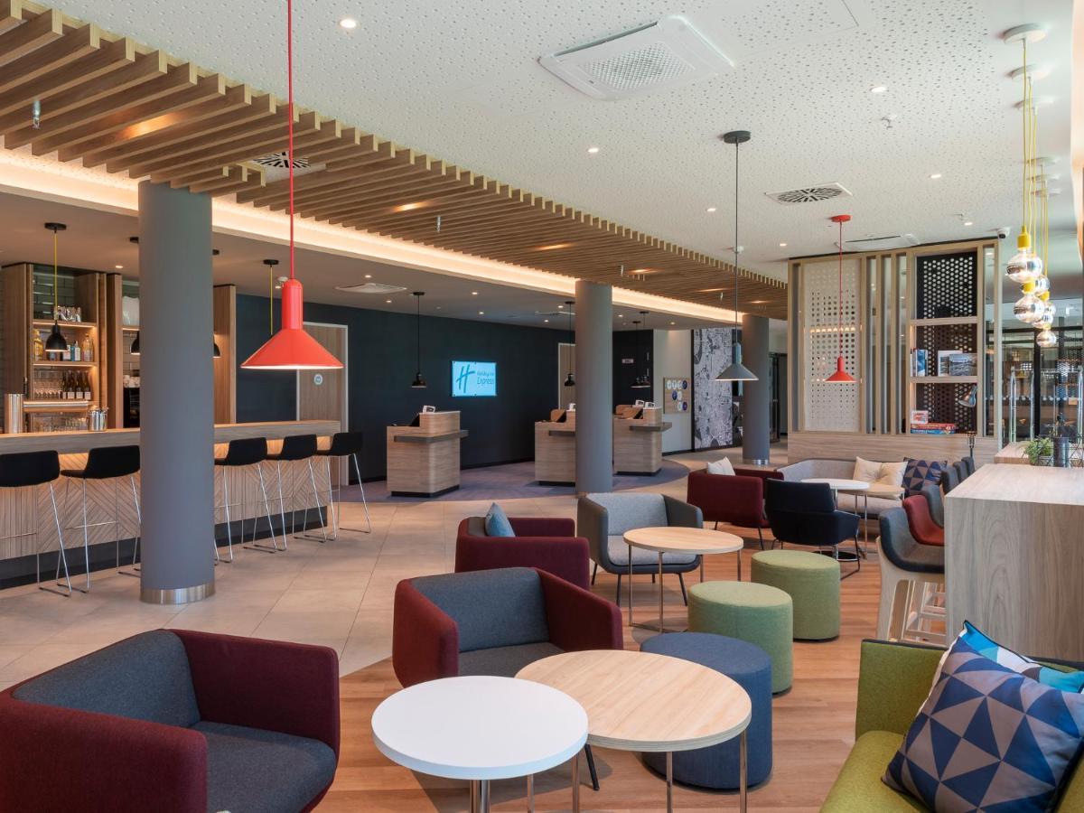 Holiday Inn Express Duesseldorf - Hauptbahnhof By Ihg Exteriér fotografie